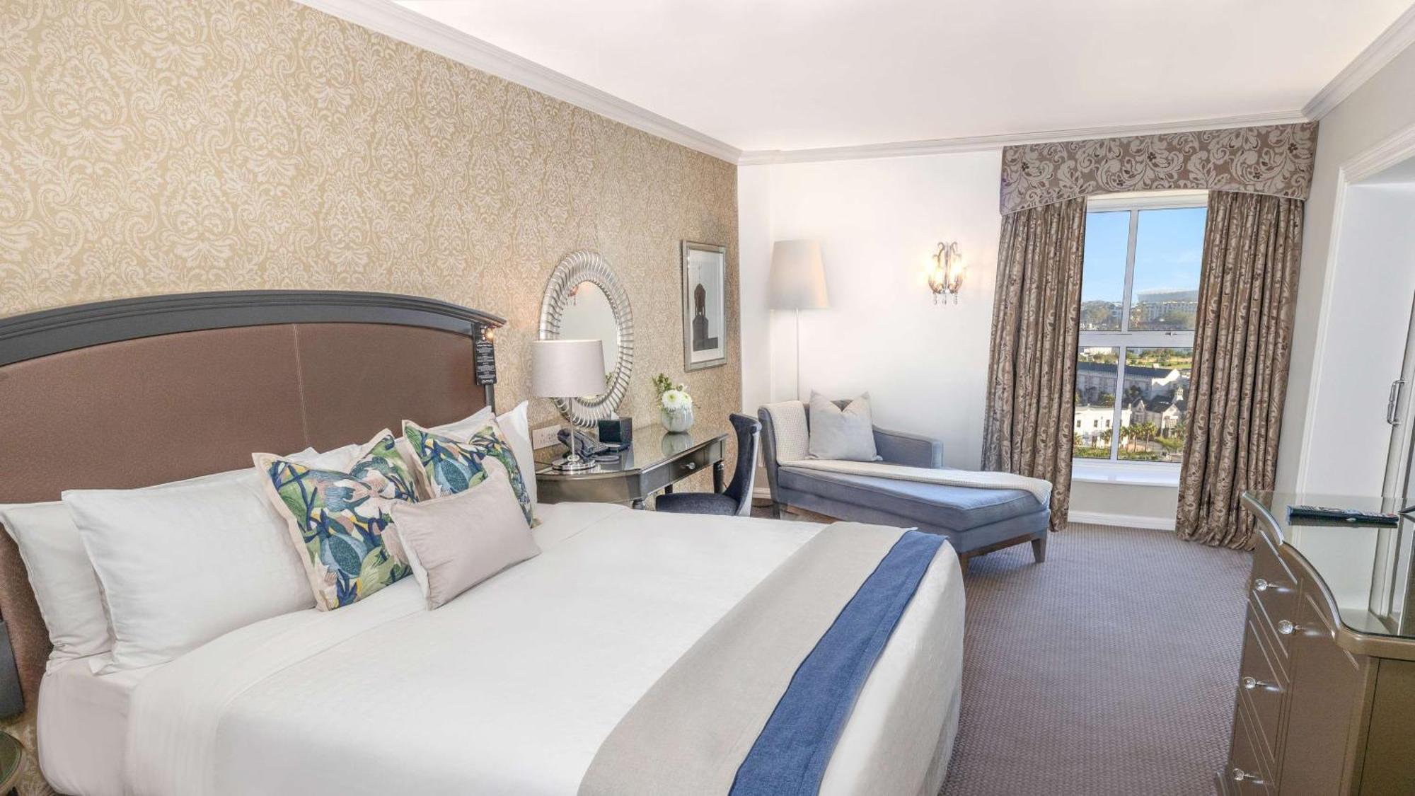 Southern Sun The Cullinan Cape Town Exterior photo