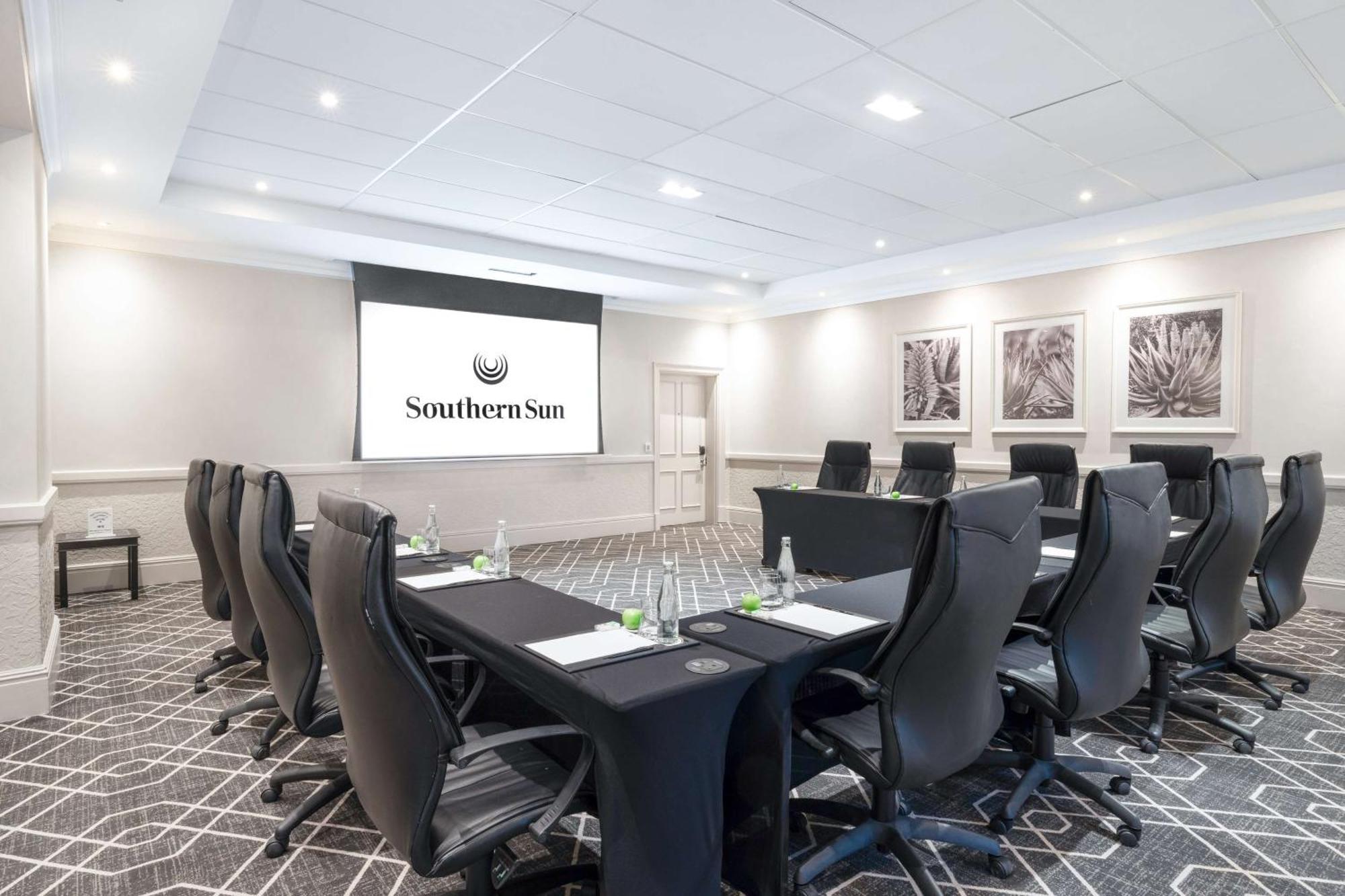 Southern Sun The Cullinan Cape Town Exterior photo