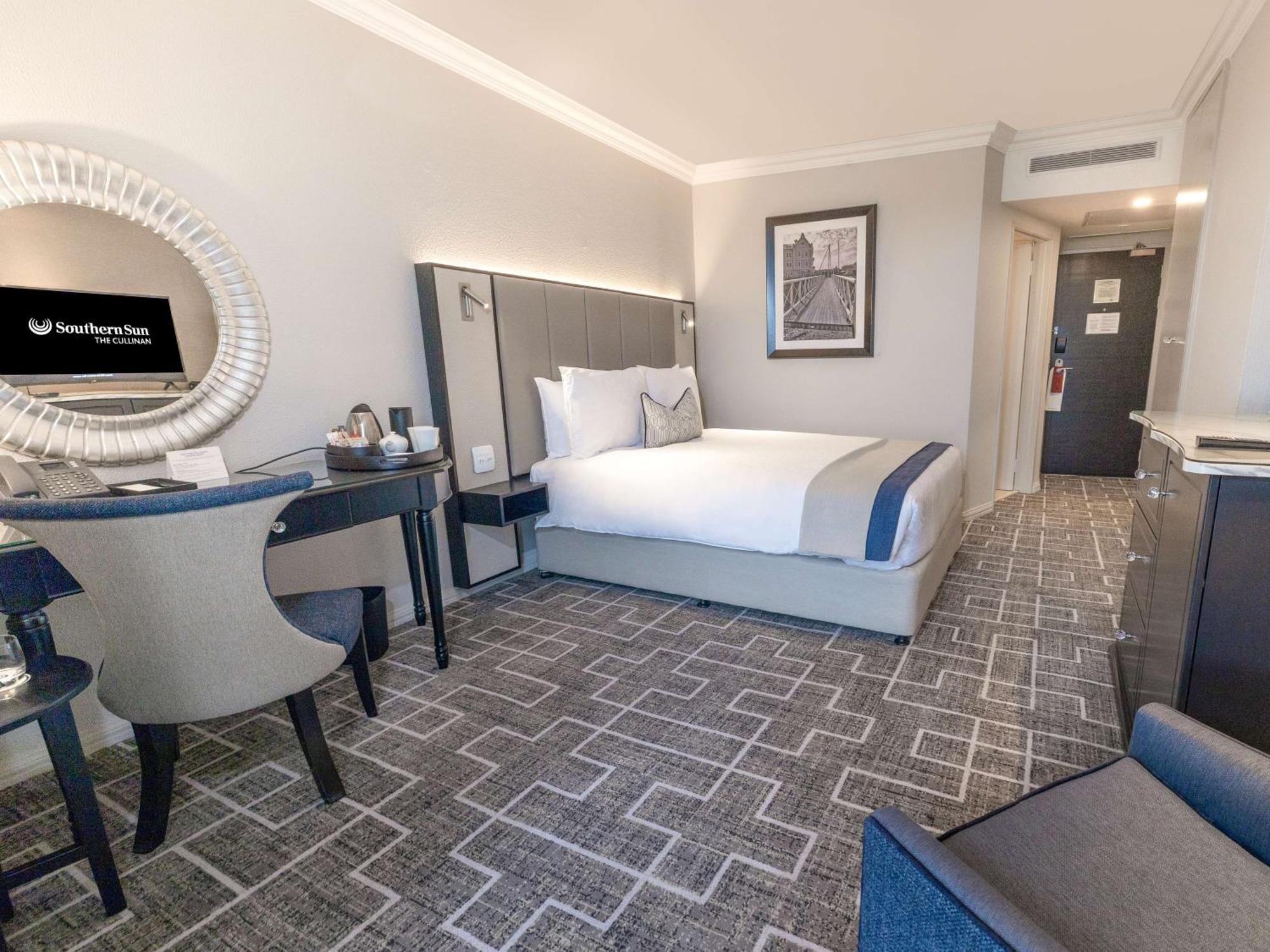 Southern Sun The Cullinan Cape Town Exterior photo